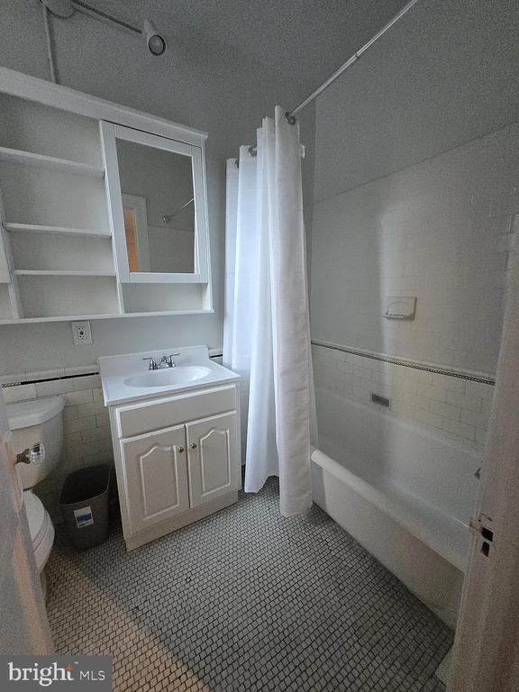 Building Photo - 1954 Columbia Rd NW