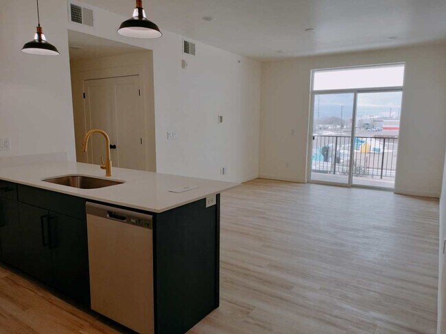 Building Photo - 2 Bed 2 Bath Condo in Teton River Lofts