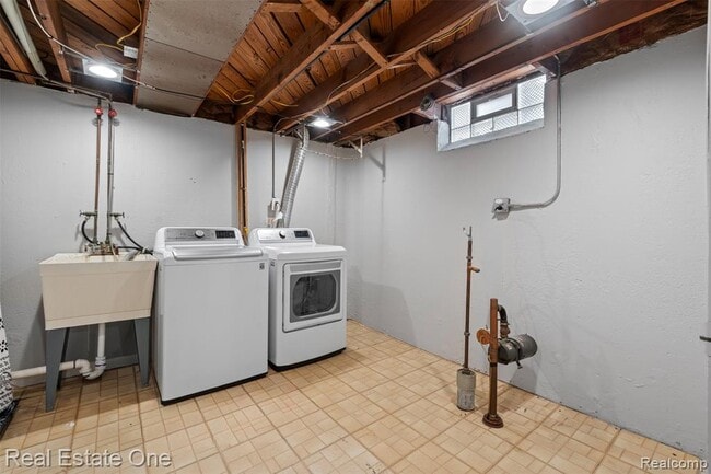 Building Photo - 4114 Lincoln Blvd