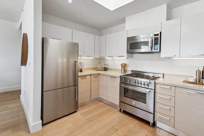 Building Photo - HIP 2BR/2BA Inner Mission Boutique Top Flo...