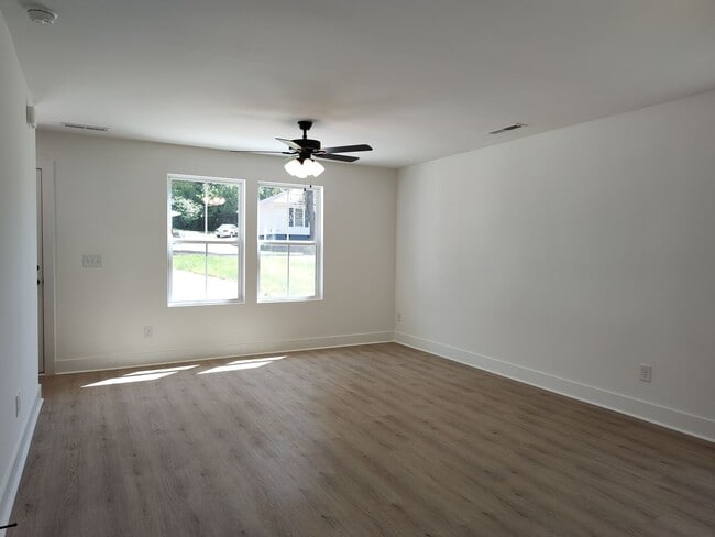 Building Photo - Newly built 2 story, 3 bedroom, 2.5 bath duplex located in Kannapolis!