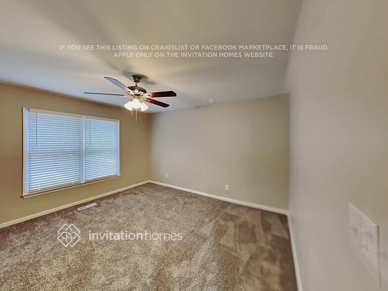 Building Photo - 158 Creek Haven Dr