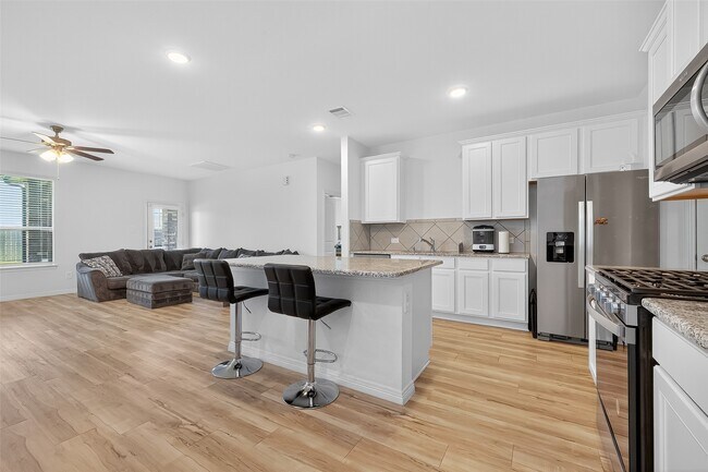 Building Photo - 21624 Elmheart Dr