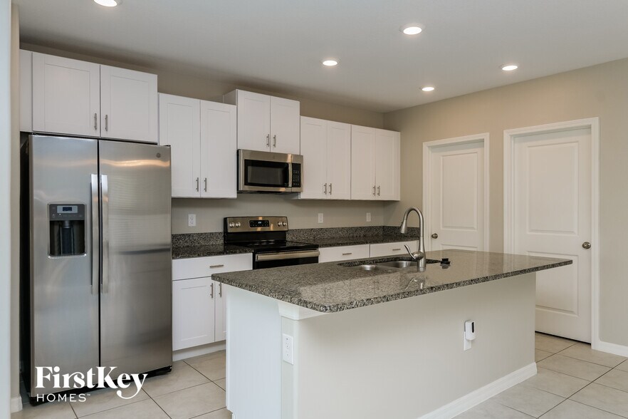 Building Photo - 14482 English Lavender Dr