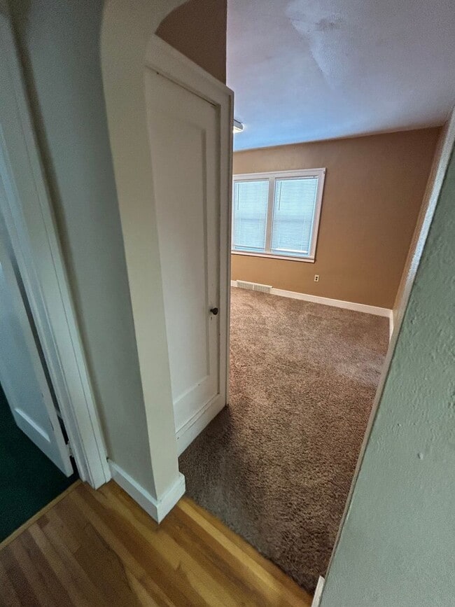 Building Photo - 376 W Washington St