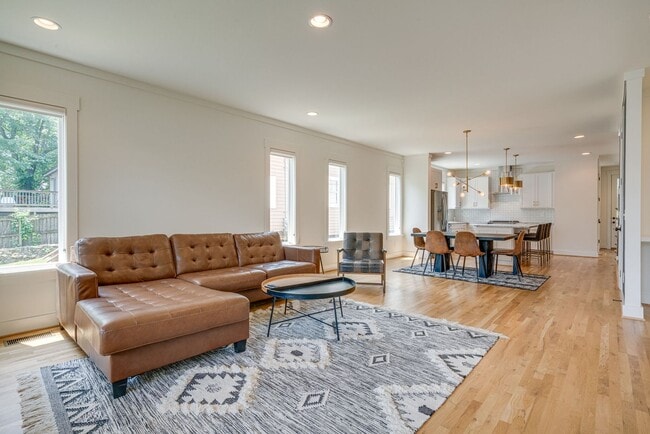 Building Photo - Partially Furnished Beauty