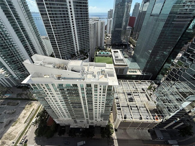 Building Photo - 1200 Brickell Bay Dr