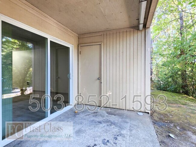 Building Photo - 3618 SW Beaverton Hillsdale Hwy