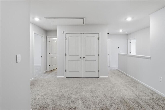 Building Photo - 56 Berryville Dr