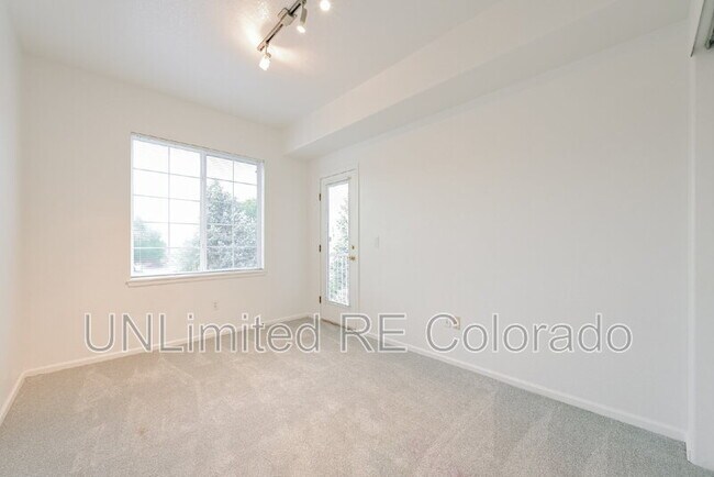 Building Photo - 15700 E Jamison Dr