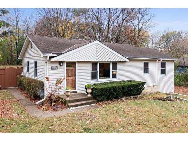 Building Photo - 15803 Sunset Rd