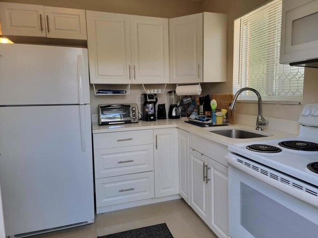 Building Photo - 441 NW 7th Terrace