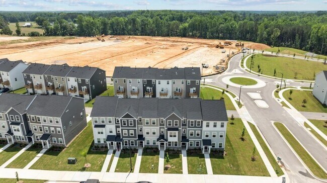 Building Photo - 720 Gimari Dr