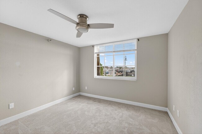 Building Photo - 167 Yacht Club Way