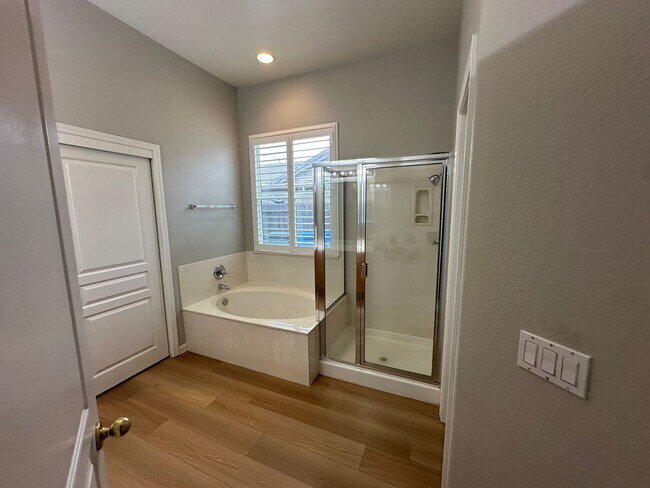 Building Photo - 1834 Treeline Way