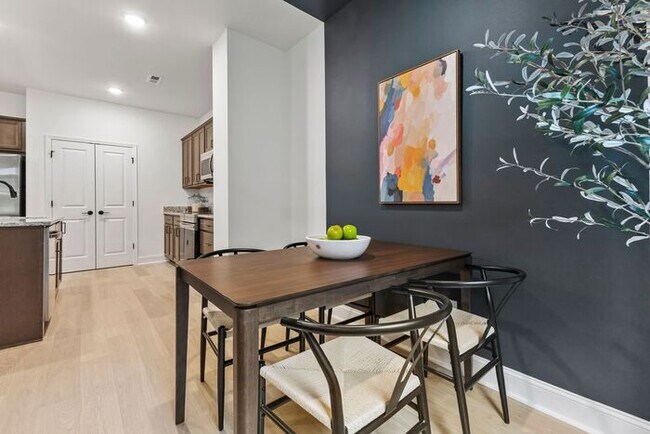 Building Photo - ONE-MONTH FREE RENT Move-Incentitive!!! 3bd Lily Floor plan with Washer and Dryer Included!!