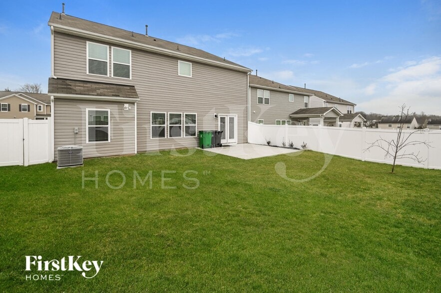 Building Photo - 4312 Staffordshire Ln