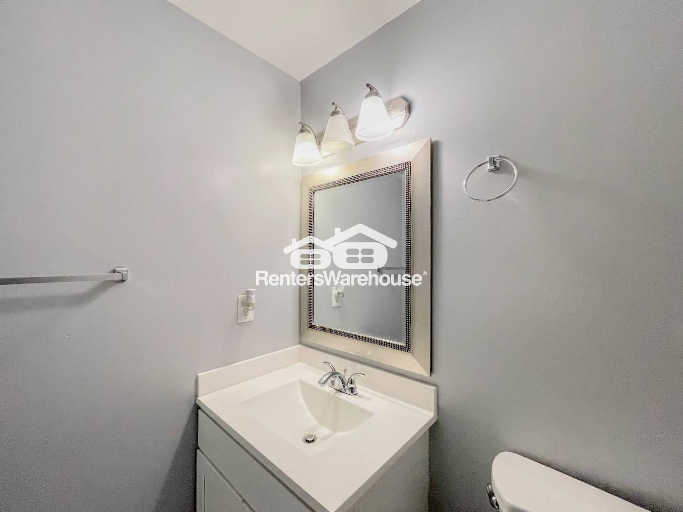 Building Photo - 651 Ridge Cir