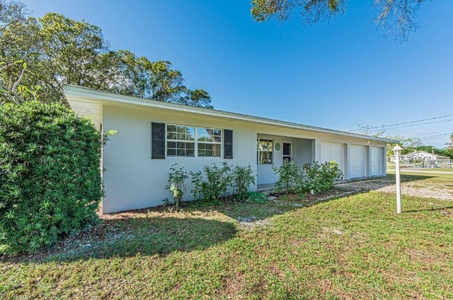 Building Photo - 2075 37th Ave