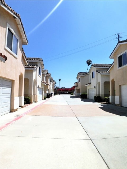 Building Photo - 5015 Tyler Ave