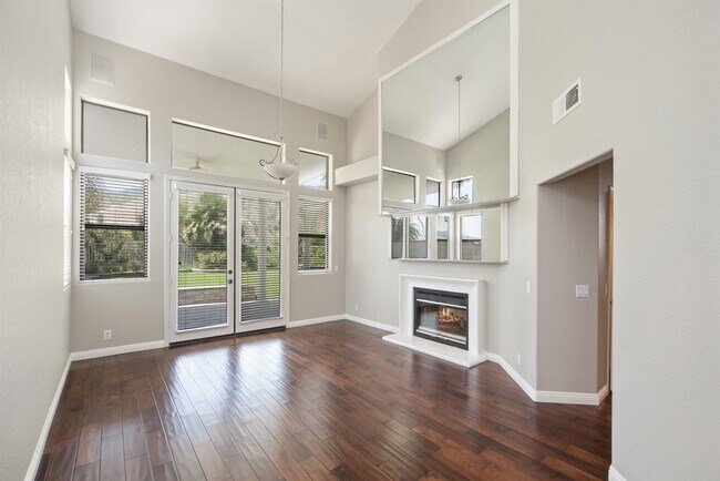 Building Photo - 2820 Mt Niguel Cir