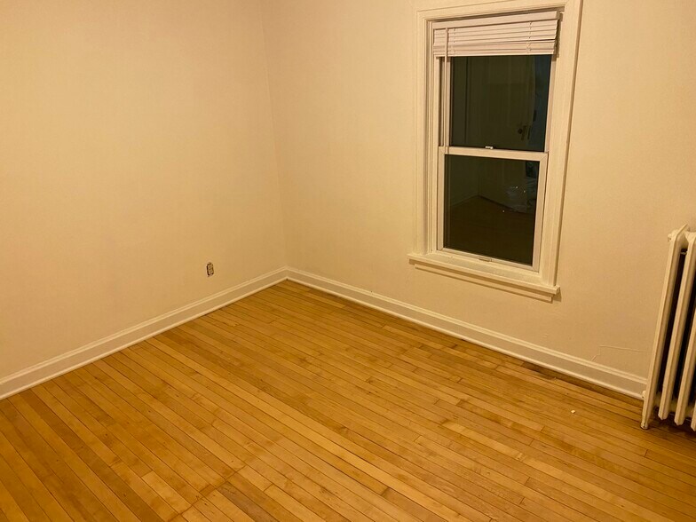 Building Photo - 2416 E Washington Ave