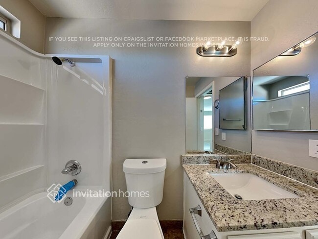 Building Photo - 12901 N El Frio St