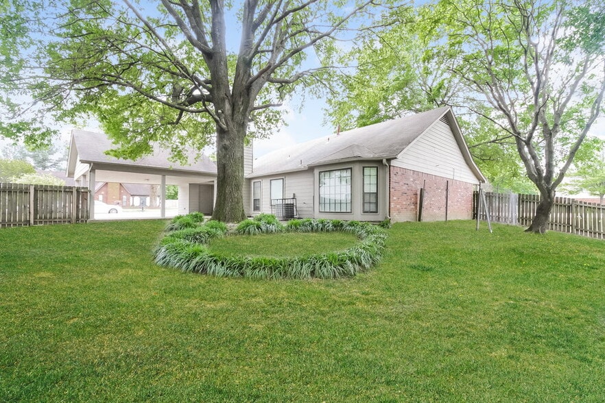 Building Photo - 6708 Henredon Dr