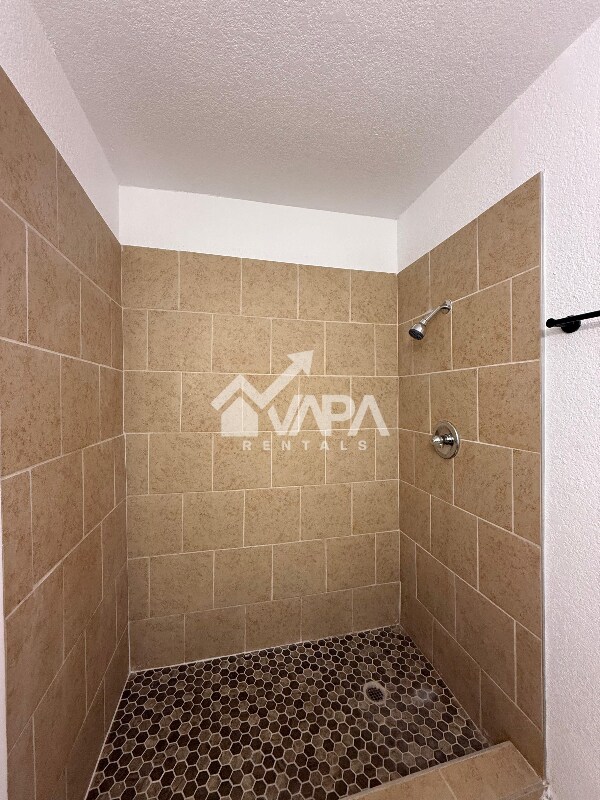 Building Photo - 1906 Wilsons Creek St