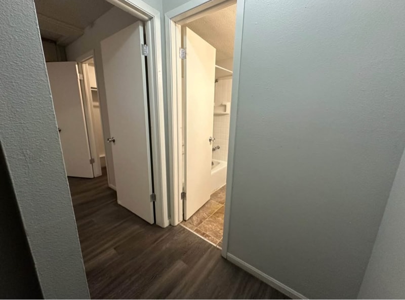 Building Photo - 2430 Muscatine Ave