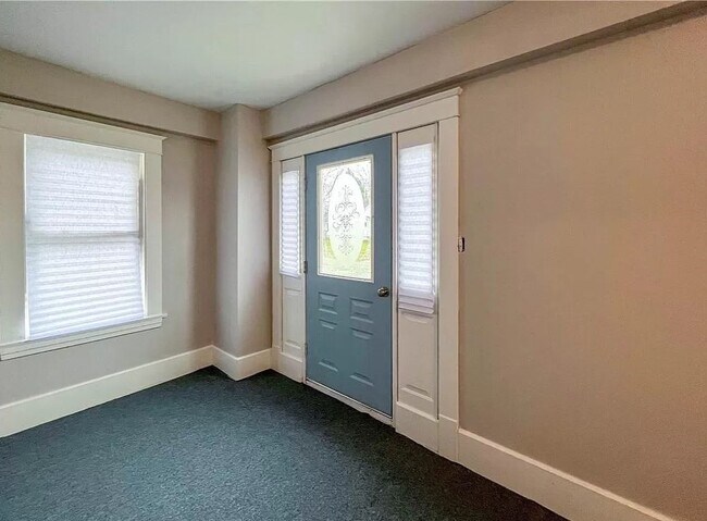 Building Photo - 316 E Florida Ave