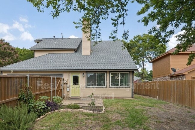 Building Photo - 817 Sewell Dr
