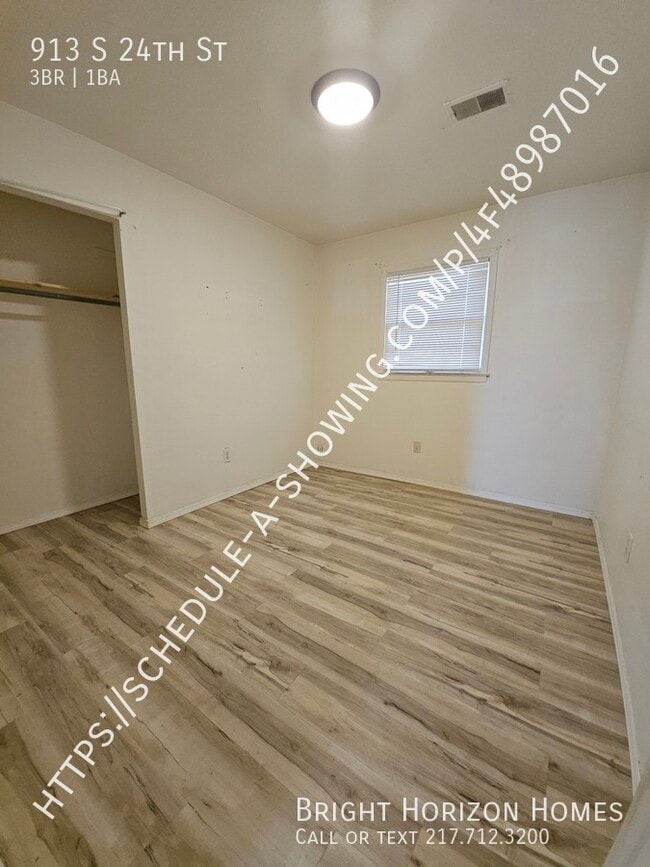 Building Photo - 913 S 24th St