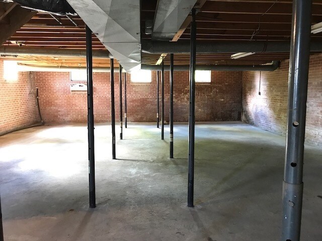 Building Photo - Graham area