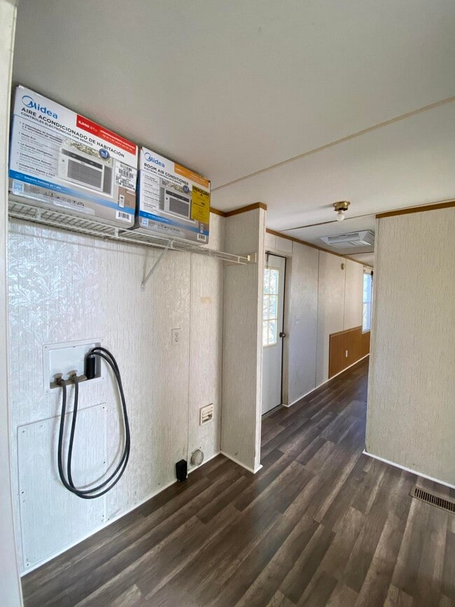 Building Photo - 5 Lacour Ln