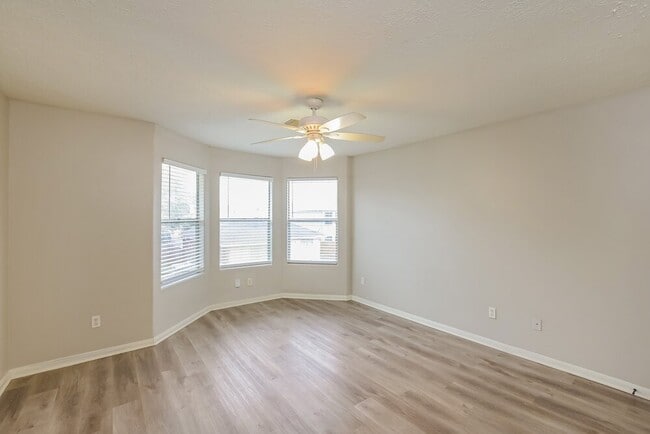 Building Photo - 8530 Wild Basin Dr