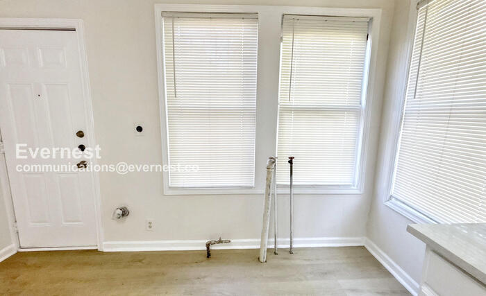 Building Photo - 1302 Ryon St