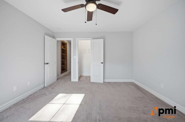 Building Photo - Stunning 5 Bedroom Waterfront Home with 2 car garage