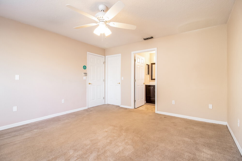 Building Photo - 831 Cave Hollow Ln