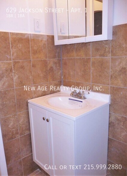 Building Photo - 629 Jackson St