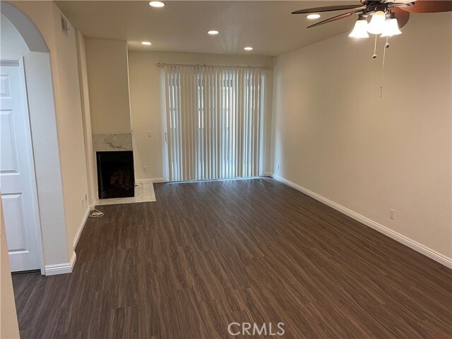 Building Photo - 6 Vía Contento