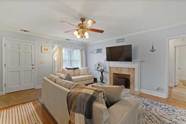 Building Photo - Charming Ardsley Park Bungalow Fully Furni...