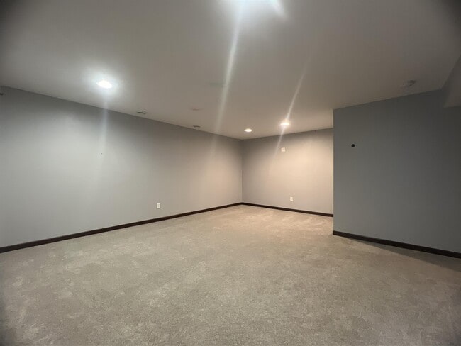 Building Photo - 6305 Saulk Trail