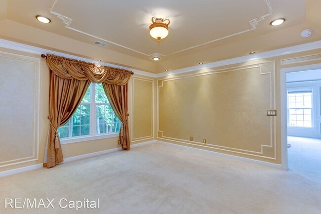 Building Photo - 3 br, 2.5 bath House - QUEEN BISHOP LANE, ...