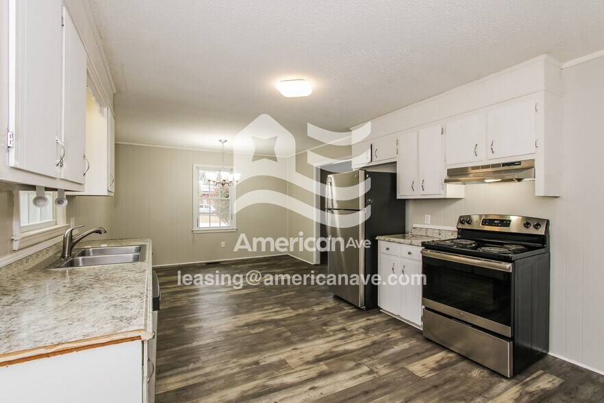 Building Photo - 113 Eleta Dr