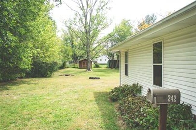 Building Photo - Sangamon Valley schools! 3 Bedroom, 1 bath