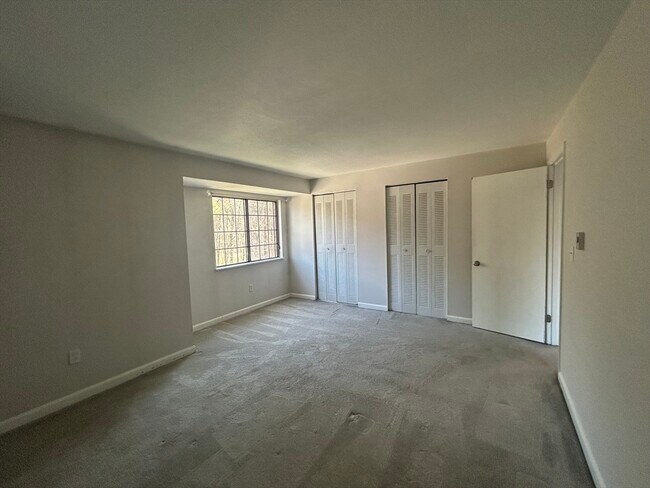 Building Photo - 380A Great Rd