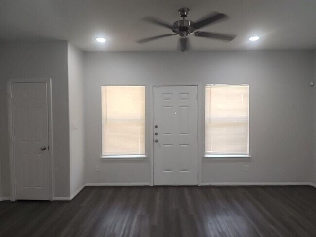 Building Photo - 7999 Safebuy St