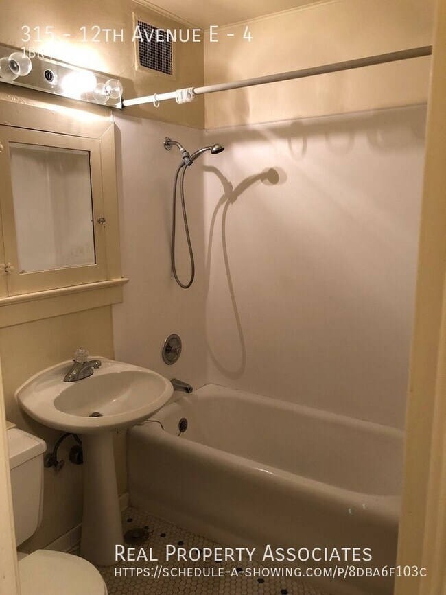 Building Photo - Capital Hill Apartment