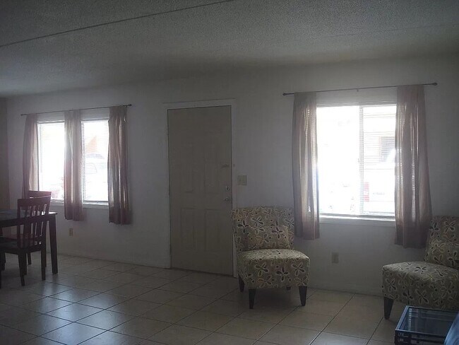 Front of Apartment - 415 N Halifax Ave